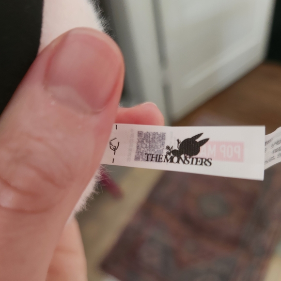 Dada Labubu with Camera Accessory - Picture 8 of 16